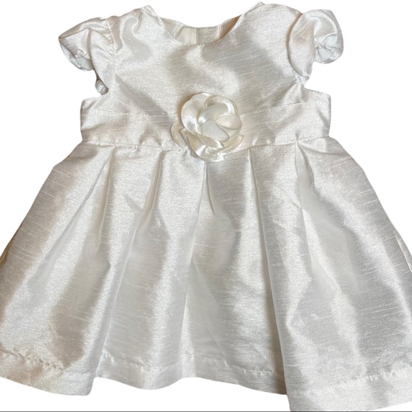Carter's beautiful white dress, short sleeved and pleated, layered skirt. 3 mo - Picture 1 of 8